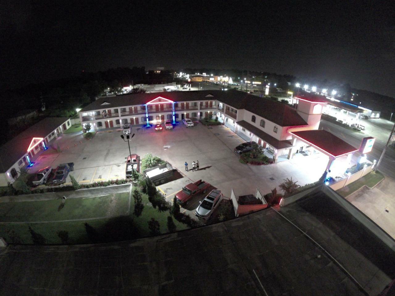 Scottish Inn And Suites Houston-Jones Road Louetta Exterior foto